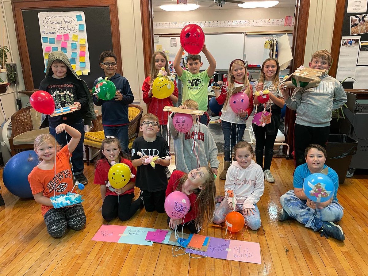 Russell3TV's tweet photo. On Wednesday we designed and created parade floats after learning about the history behind the Macy’s Thanksgiving Day Parade. Happy Thanksgiving everyone!#wearetuskyvalley https://t.co/ytwh0KFNHq
