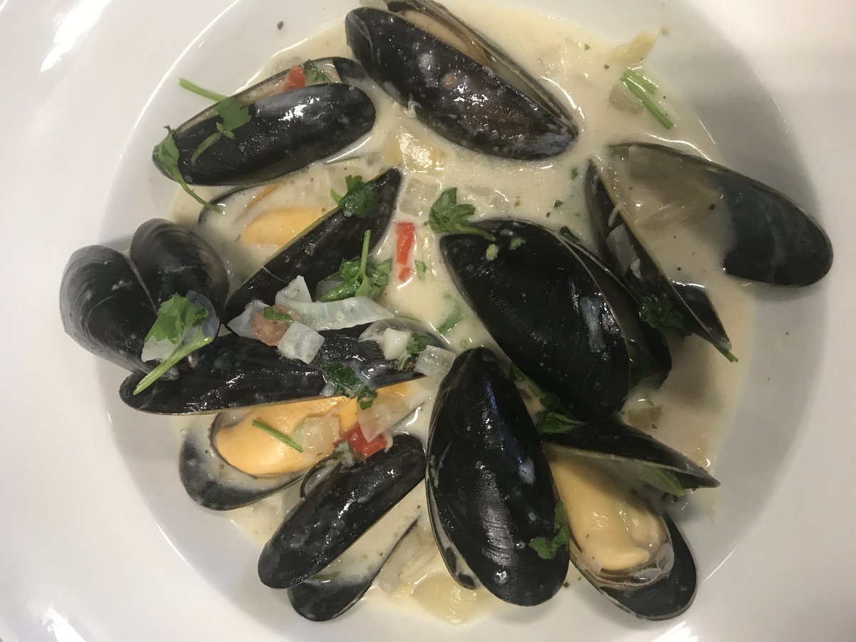 Cothamfood's tweet photo. More Mussels too busy last week! #Mussels @FishmongersCo with @foweyshellfish
 @mjseafood managed by @FoodTCentre
thanks from Yr 10 @CothamSchool
 @papadeli @HeroesFish @FoodTCentre @LoveFishShop #GCSEFood @cobchef @abitidball 
@DominiChoudhury @5oclockapron @jamieoliver https://t.co/MgOXm6Vq7s
