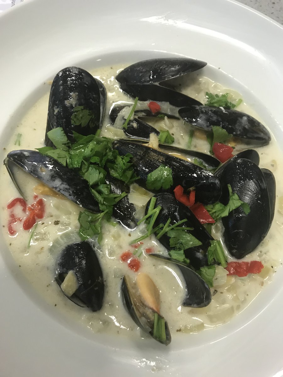 Cothamfood's tweet photo. More Mussels too busy last week! #Mussels @FishmongersCo with @foweyshellfish
 @mjseafood managed by @FoodTCentre
thanks from Yr 10 @CothamSchool
 @papadeli @HeroesFish @FoodTCentre @LoveFishShop #GCSEFood @cobchef @abitidball 
@DominiChoudhury @5oclockapron @jamieoliver https://t.co/MgOXm6Vq7s