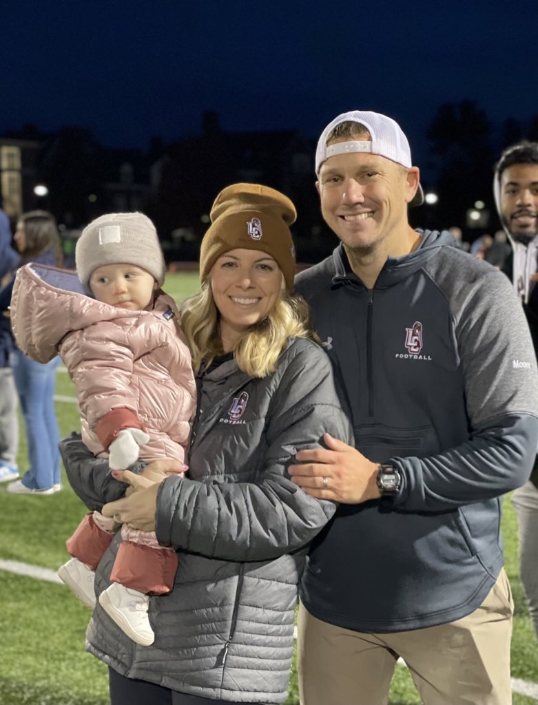 CoachJeffMoore's tweet photo. Looking back each season I’m still in shock that I have the ability to coach this special game and lead such an unbelievable group of men. Thankful for my family, my staff, and these incredible players. The hustle, the grind, the intensity is because I love you all. #BirdGang https://t.co/vQF9dVlsyf