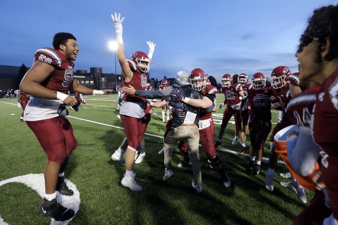 CoachJeffMoore's tweet photo. Looking back each season I’m still in shock that I have the ability to coach this special game and lead such an unbelievable group of men. Thankful for my family, my staff, and these incredible players. The hustle, the grind, the intensity is because I love you all. #BirdGang https://t.co/vQF9dVlsyf
