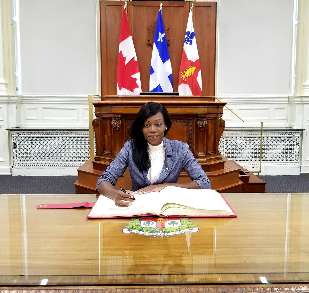 J'ai le plaisir de vous présenter Martine Musau Muele, la nouvelle présidente du conseil municipal de Montréal! Première femme noire à occuper ce poste, Martine est une juriste exceptionnelle et une Montréalaise passionnée qui occupera avec brio cette fonction importante. #polmtl