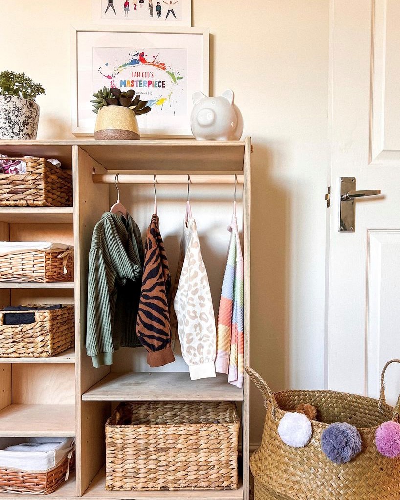 LittleBugsCo's tweet photo. Thanks @Annabelle_alinterieur for sharing this lovely picture! We hope your little one is loving their Montessori Wardrobe!
.
.
.
.
.
.
.
.
#littlebugs #montessori #montessoriathome #childrensfurniture #childrenswardrobe #wardrobe #eco #freedelivery https://t.co/WAZAN2aI8I