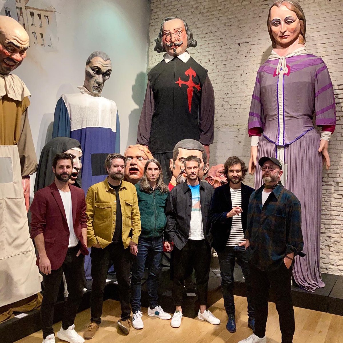 Os invitamos a visitar el Museo de Artes y Tradiciones Populares (Madrid).Además del interesante recorrido por su exposición permanente, podéis ver las obras originales de <a href="/Lauramillan/">Laura Millán</a> para #CableATierra y otros “secretos” que os sumergirán en este álbum. 
⏰ V 10h-20h /S 10h-14h