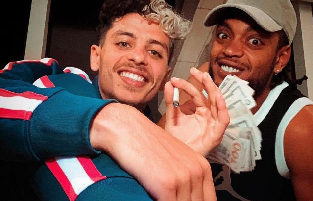 LaPvlga's tweet photo. Ce duo manque énormément à Youtube https://t.co/yeE8B5CFql