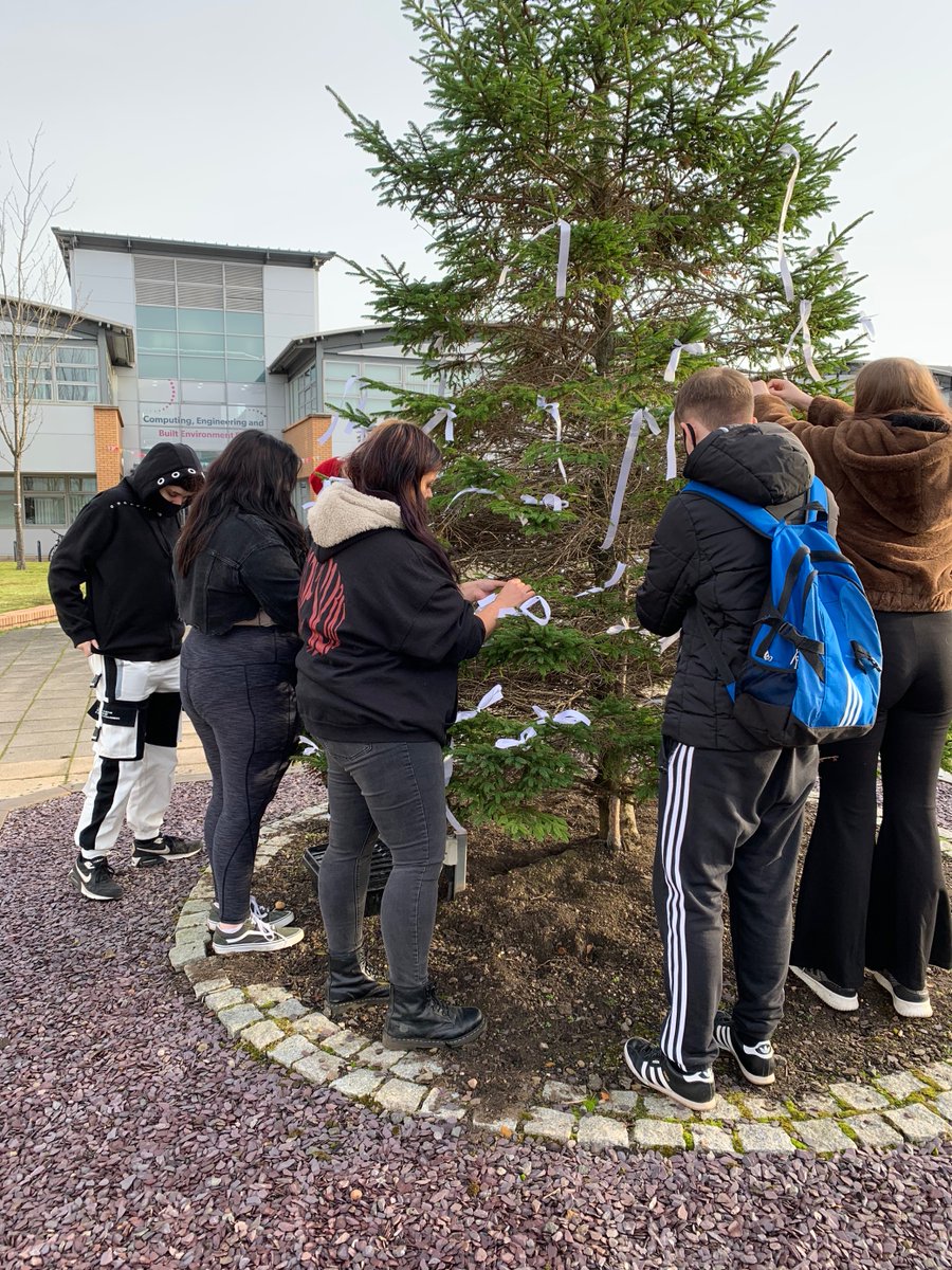 WestLoCollege's tweet photo. Today marks the start of 16 Days of Activism Against Gender-Based Violence
This morning students & staff joined to tie white ribbons to the college Christmas tree in The Square as a symbolic gesture to eradicating violence against all genders
#LightUpScotland #WhatWillYouDo? https://t.co/naDu9Kb3CA