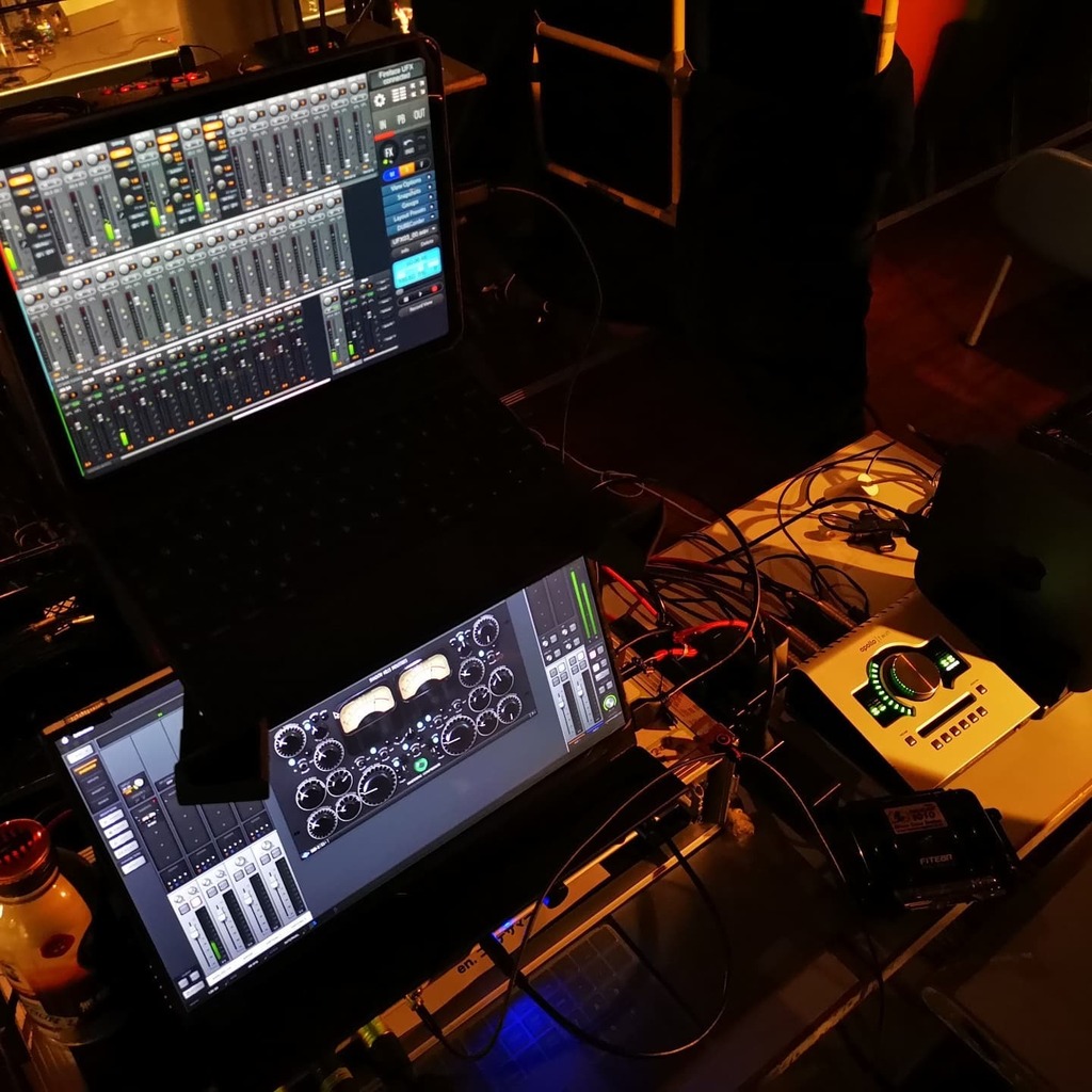 hamamotts's tweet photo. 配信セットちょっとだけコンパクト化した
#livestreaming
#RME #firefaceUFX #UAD #apollotwin
#Vampillia https://t.co/Tia2SBH3rO https://t.co/CKo2m00kXd