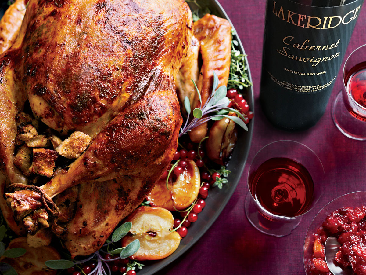 LakeridgeWinery's tweet photo. Wishing you a very Happy Thanksgiving, from our family to yours! Cheers!
🍂🥂🦃
Lakeridge Winery &amp; Vineyards will be CLOSED Today, we will reopen for our normal business hours on Friday, November 26th, 10am-5pm https://t.co/3rrBhP8Akt