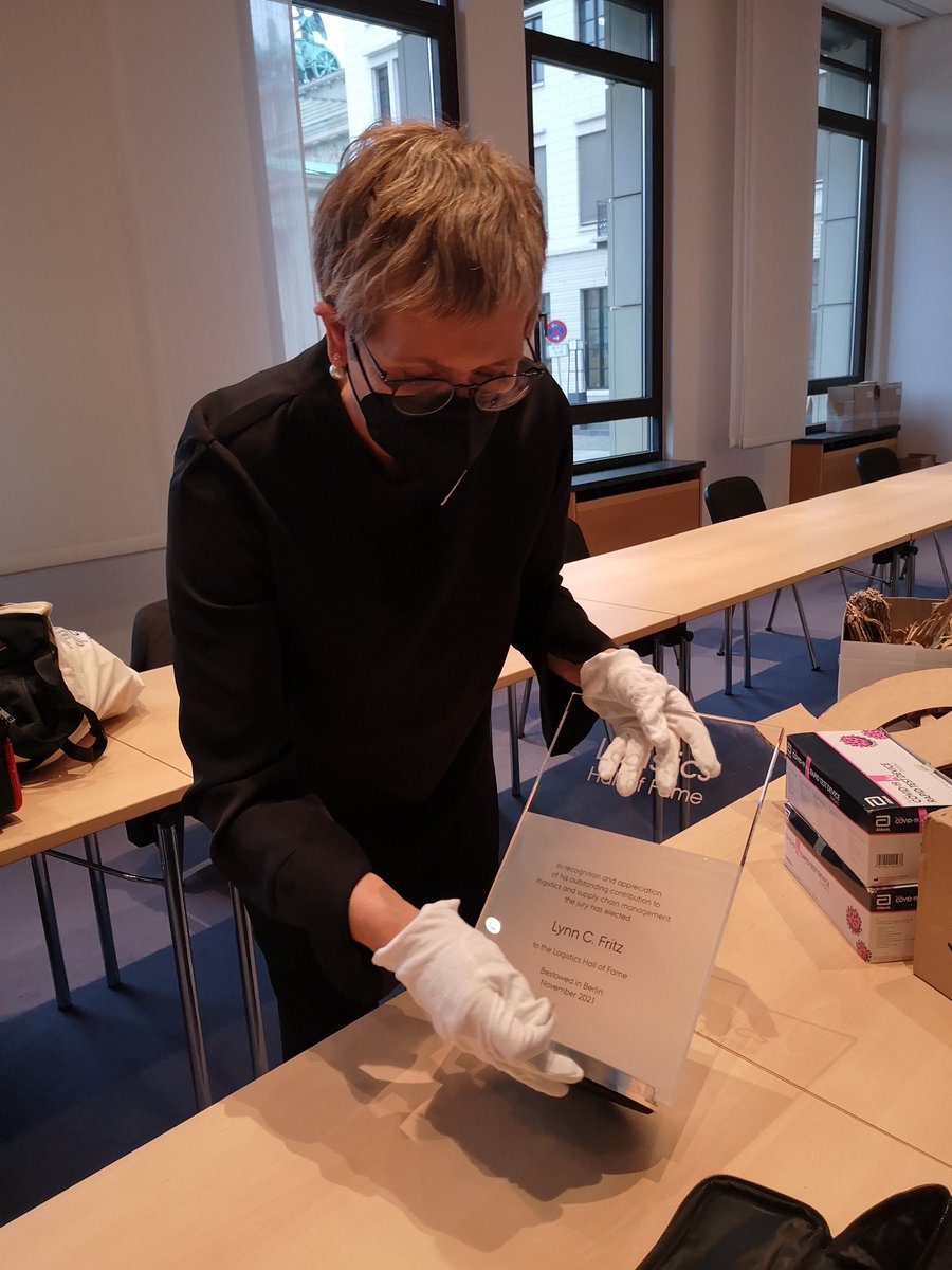 WorldsLHOF's tweet photo. Final preparations for the Logistics Hall of Fame gala reception at the Allianz Forum at the Brandenburger Tor in Berlin. The most important preparations have been made: Anita Würmser, chairwoman of the jury, personally put together the trophies #lhof #logisticshalloffame https://t.co/JRB9VCZ4fR
