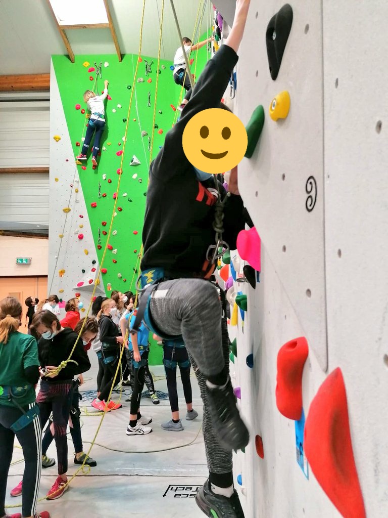 CMalrauxTrun's tweet photo. ASSOCIATION SPORTIVE : très bel après-midi à #Vimoutiers pour les #grimpeurs et #badistes qui ont bien profité des activités proposées. Nouvelles rencontres dans deux semaines ! 😉 https://t.co/l4br6Kcl7Z