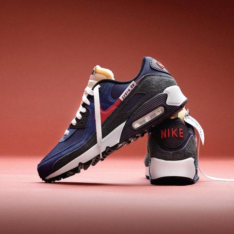SOLELINKS's tweet photo. Ad: Sizes 7-10 left
Nike Air Max 90 SE 'Running Club'
=> https://t.co/HQAMZz3Yeu https://t.co/lgN2fYTDPp