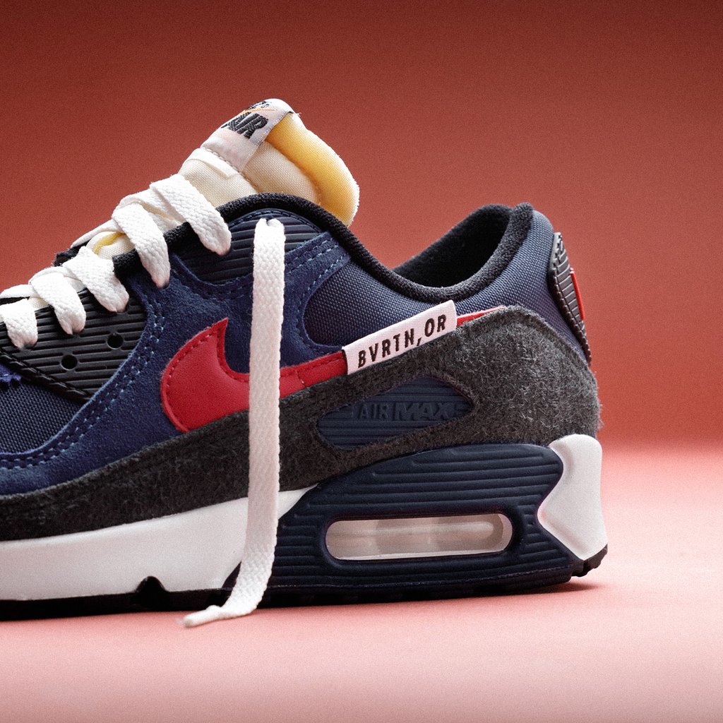 SOLELINKS's tweet photo. Ad: Sizes 7-10 left
Nike Air Max 90 SE 'Running Club'
=> https://t.co/HQAMZz3Yeu https://t.co/lgN2fYTDPp