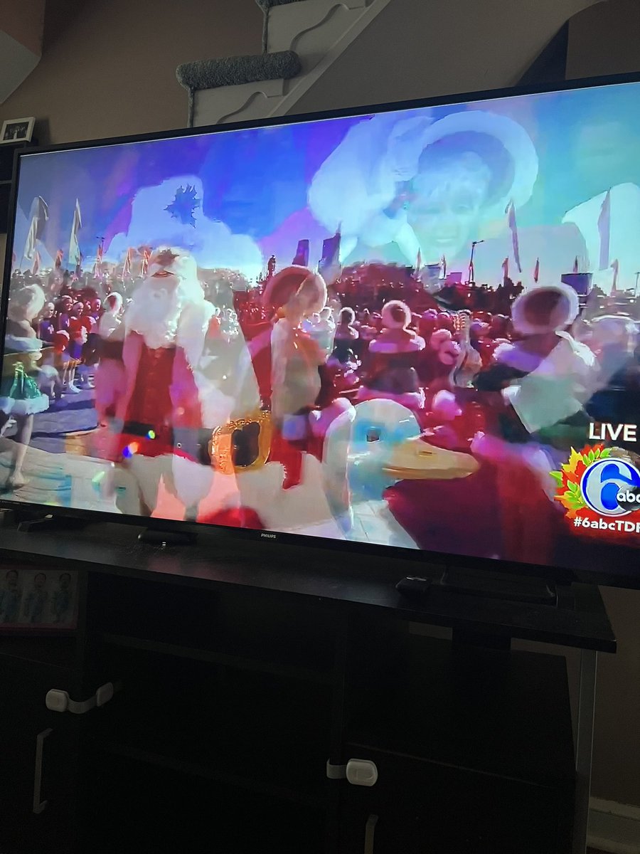 KeggerHager's tweet photo. @6abc so excited to have the #6abcTDP Thanksgiving Day Parade back!! 🦃🧡 https://t.co/1EXQ9Zq2wu