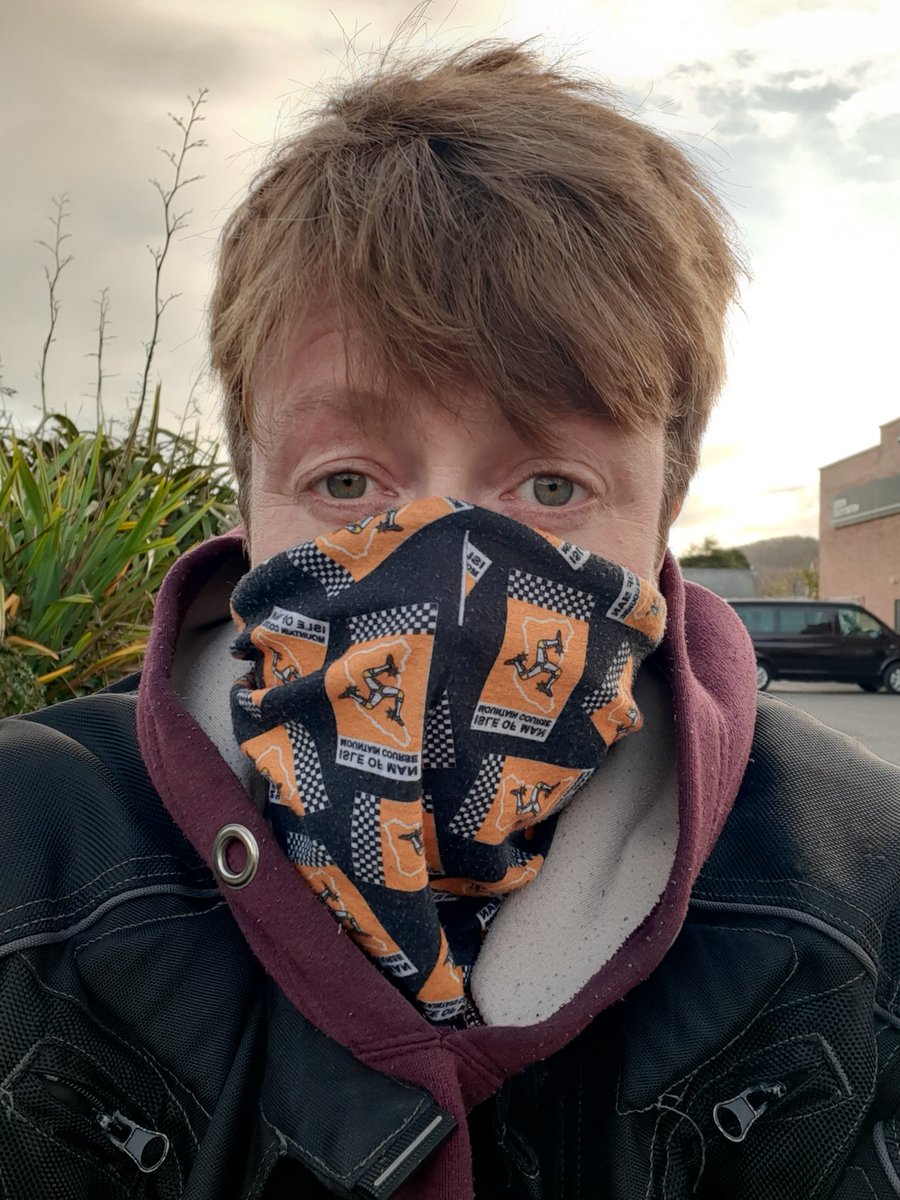 sleepyewok's tweet photo. Quick pootle out to get MOT'd. Me and my new haircut need to buy a balaclava for the return journey 😬 #ColdEars https://t.co/toasRaQfWf