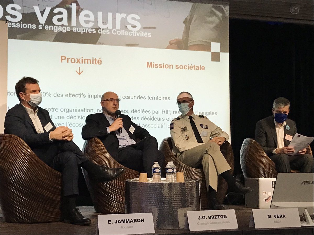 OrangeConcess's tweet photo. [EN DIRECT : #TripAvicca] 
« 60% de nos collaborateurs sont au cœur des territoires. Nous sommes ainsi au plus proche des collectivités locales pour mieux les accompagner dans leur projet d’aménagement numérique. » 🏡 @JG_Breton 
#Proximité #Fibre #CollTerr https://t.co/Nuu7oWTfek