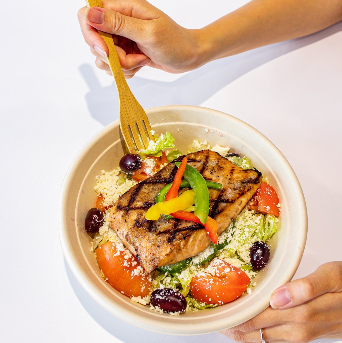 CubbyKitchen's tweet photo. Dig into a healthy and yummy lunch! Order for take-out, dine-in or delivery on UberEats, DoorDash, SkiptheDishes and our website! 🍴
.
.
.
#salad #salmonbowl #easylunch #torontodelivery #fooddelivery https://t.co/mLIZVZxFwJ