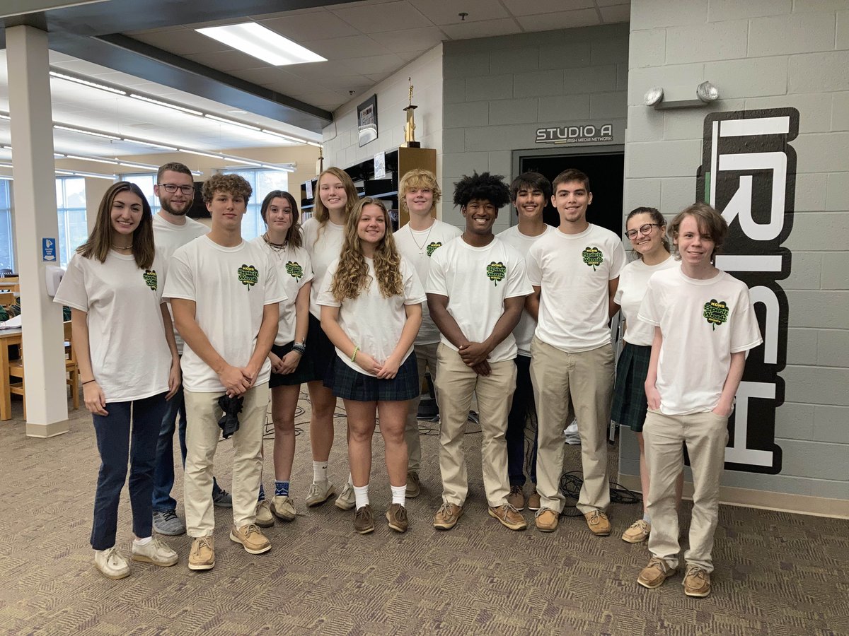 IrishMediaNet's tweet photo. At IMN there’s a lot to be thankful for. We are so proud of our team and their hard work, thankful for @knoxvillecatholic and most of all thank YOU for interacting with us and watching our productions. After all what is a broadcast without an audience? #Thankful #ImInIMN https://t.co/eu3gDRIfdd