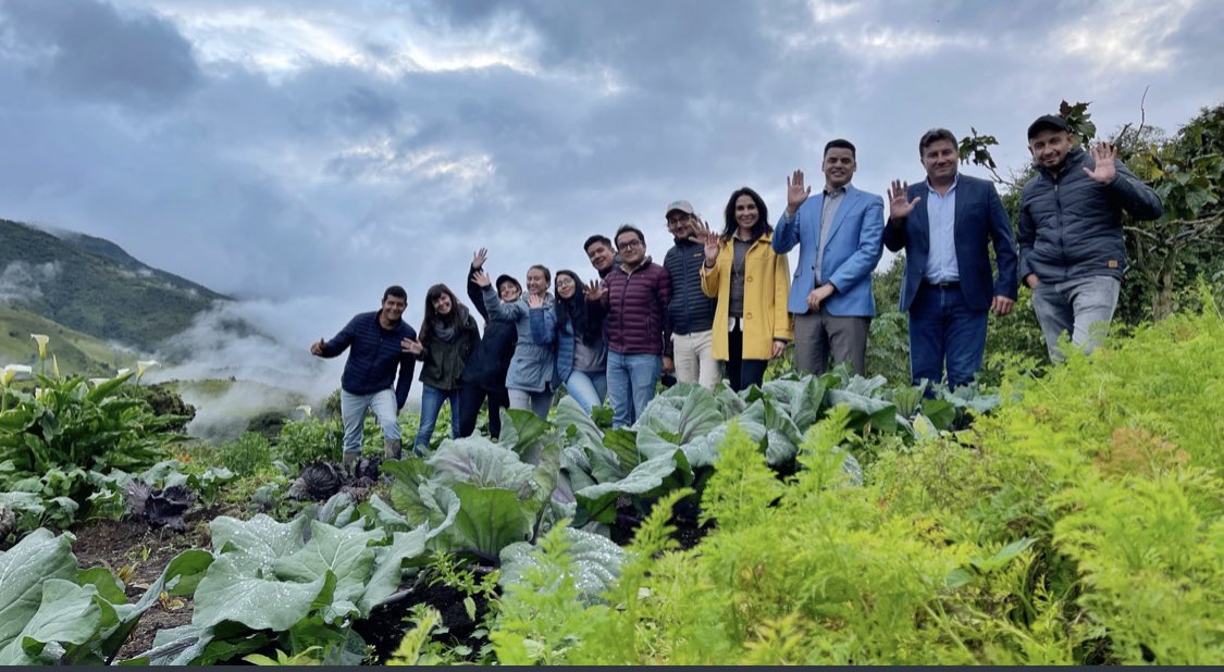 HeavenSproutInc's tweet photo. Visitamos junto con #FaoEcuador  y #CropinTech 
Analizamos juntos oportunidades de digitalizacion e innovacion que permitan generar mayor eficiencia en practicas agroproductivas, contribuyendo a fortalecer medios de vida y la conservacion del ecosistema. https://t.co/auuwQaq1mX