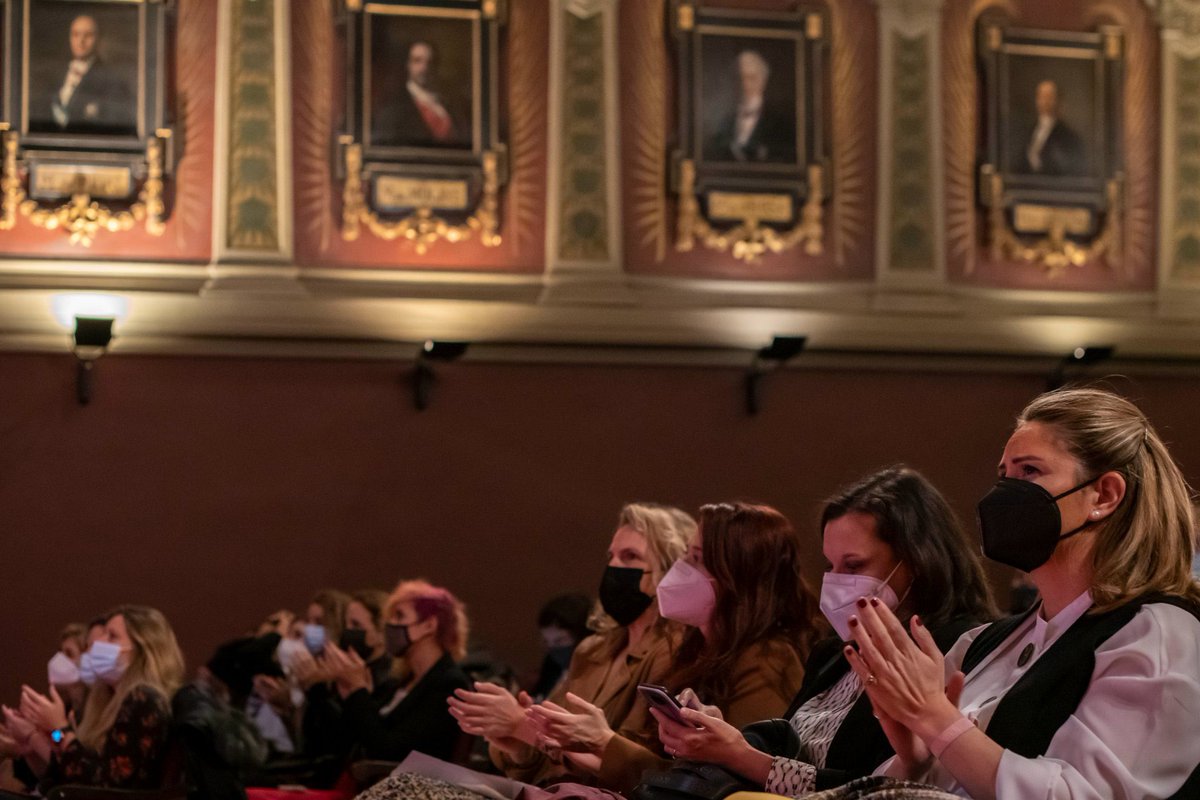 FemalestartupsL's tweet photo. Qué barbaridad.

Tardaremos unos días en recuperarnos de la resaca emocional del I #FoundersDay desde el @ateneodemadrid 

Lo podemos volver a disfrutar aquí https://t.co/2o82IxHMA7 

No podemos dejar de dar las gracias a tod@s por hacerlo posible.

Atent@s a lo que viene!🚀 https://t.co/rEkdh43hGz