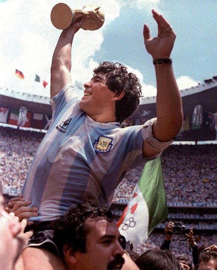saluzzo_alberto's tweet photo. Fiorito y Dubai
Barro y 7 estrellas
Canillas de oro y letrina
Y para que no queden dudas, el mejor jugar de toda la historia... Te extraño más que nunca. Un año sin Dios ⭐ https://t.co/BtiLd1zz3f