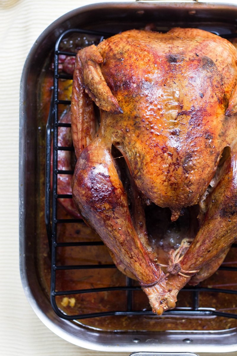 CindyPhillipsRD's tweet photo. Happy Thanksgiving!⁠
⁠If you are celebrating alone, may the blessings fill your heart⁠
⁠If you are celebrating without all your loved ones, know that they are thankful having you in their lives⁠
⁠Have a feast regardless!⁠
⁠#happythanksgiving⁠
⁠
photo @Unsplash https://t.co/w3AqKYpzCX