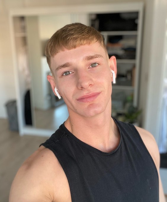 Got the bush cut 💇🏼&zwj;♂️ https://t.co/GQqjyPawyV