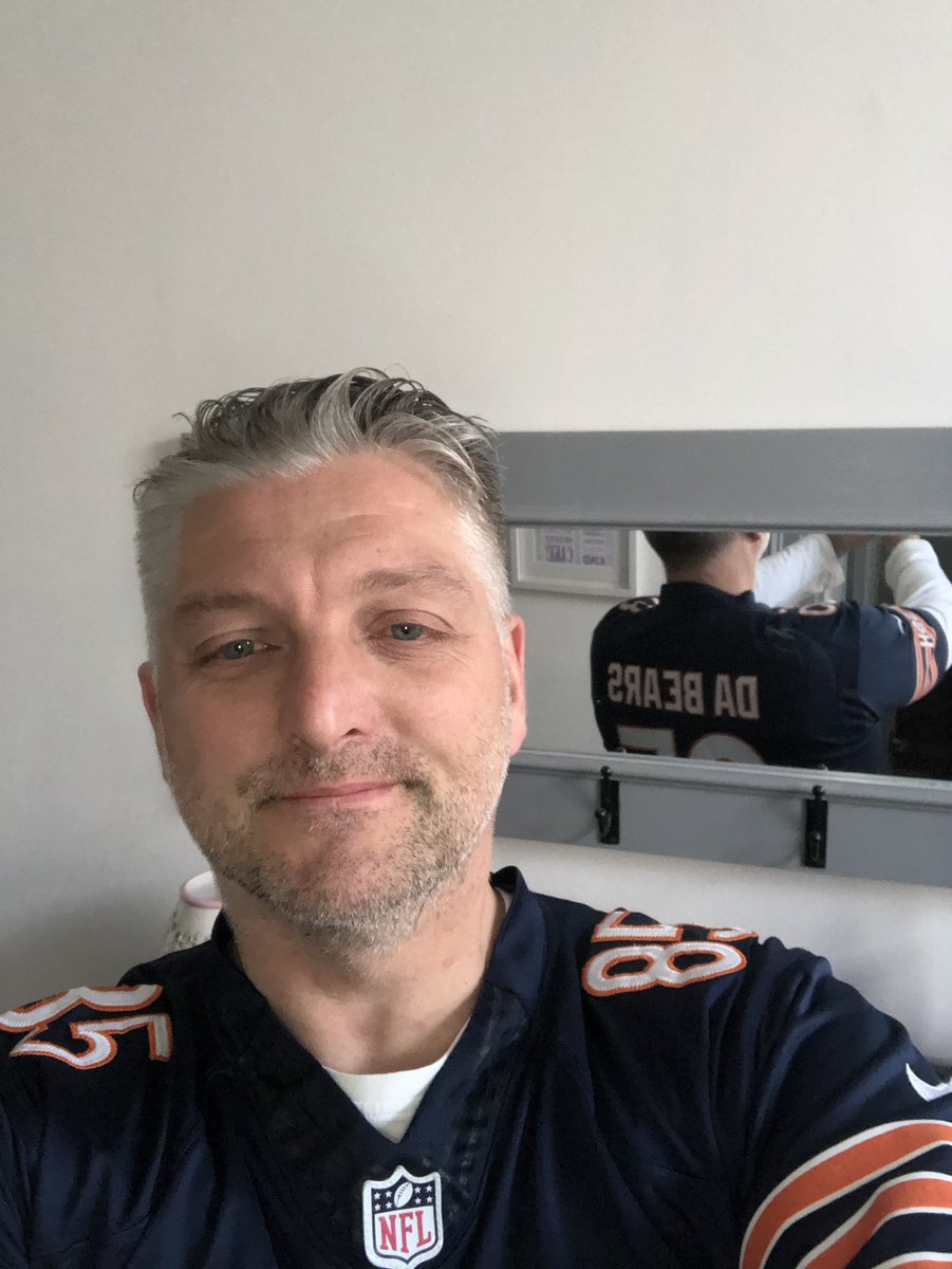 bazzayiddo's tweet photo. @gmfb @KyleBrandt @PSchrags @heykayadams al the way from the UK 🇬🇧 gettin’ ready for “Da Bears” 🐻🐻 #Thanksgiving #ThanksgivingFootball https://t.co/gnN3Hv9gOY