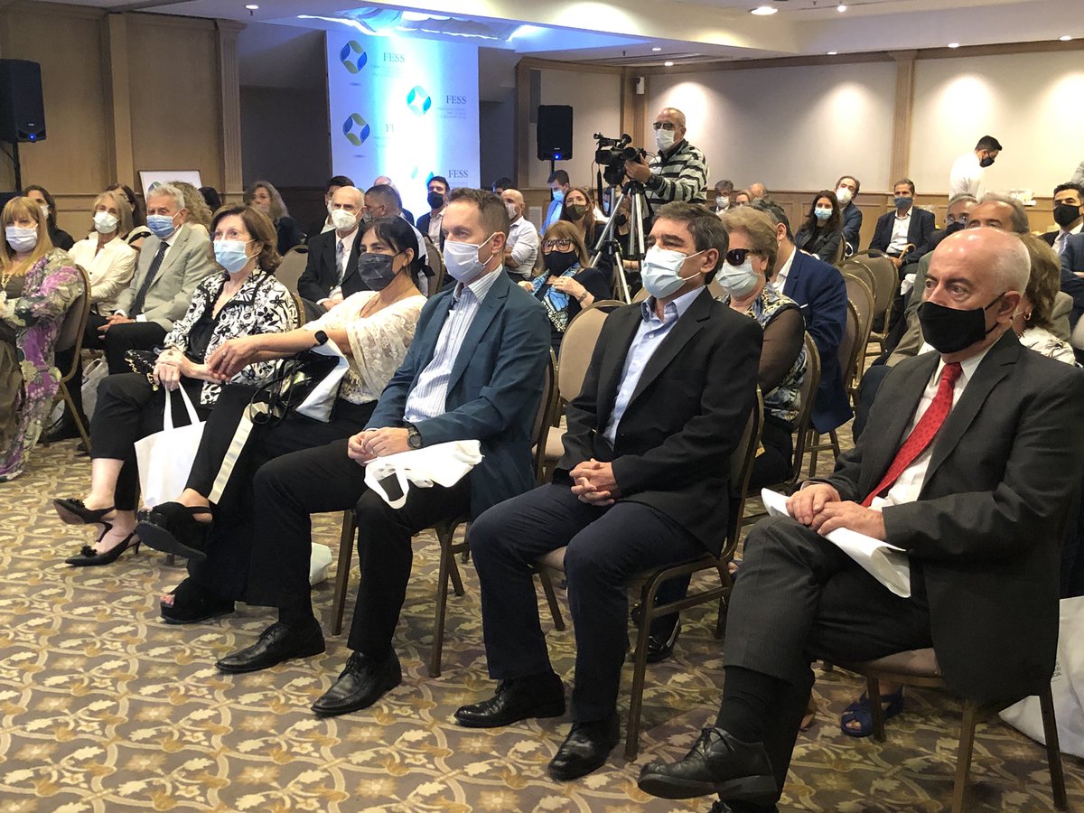 EN VIVO | #FESS2021 
“Ha habido un femicidio cada 30 horas. La violencia no cede. Debemos continuar con la prevención”, afirma Florencia Brandoni de OSIM #ViolenciaDeGenero / Link bit.ly/3HRNZGV