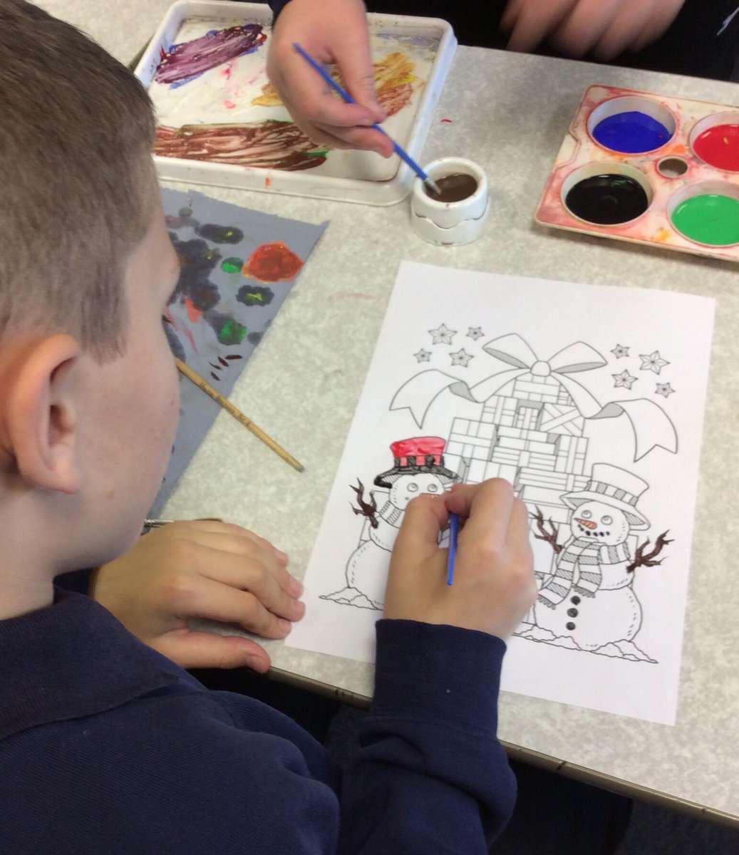 ChilternY6's tweet photo. It’s beginning to feel A LOT like Christmas! Eagles class have really enjoyed creating their art pieces for Tesco’s window display.
@ChilternSch 
@TescoChinehamCo https://t.co/I6SR9jxVqg