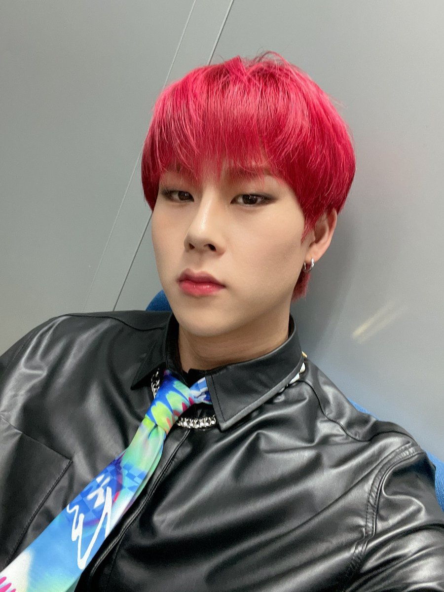 heonoftheday's tweet photo. 🍒                                    🫐 https://t.co/BnghdQ5Yiy