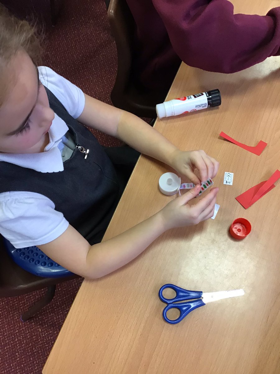 ABCPschool's tweet photo. #Class1D making some tealight snowmen for the christmas fayre next week! https://t.co/32Tj5hWfyy