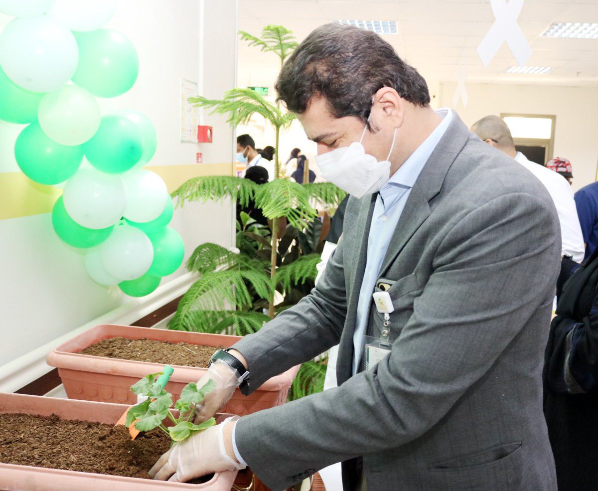 E1_DMC's tweet photo. فعلت إدارة تحسين الجودة وسلامة المرضى   يوم الجودة العالمي  تحت شعار" استدامة و تحسين مستمر " و ذلك بحضور رئيس تشغيل شبكة الدمام الصحية د/ محمد الأحمري 
وتضمنت الفعالية على أركان تم عرض بعض المشاريع التحسينية بالاقسام و التعريف بها https://t.co/0yRzMZcymL