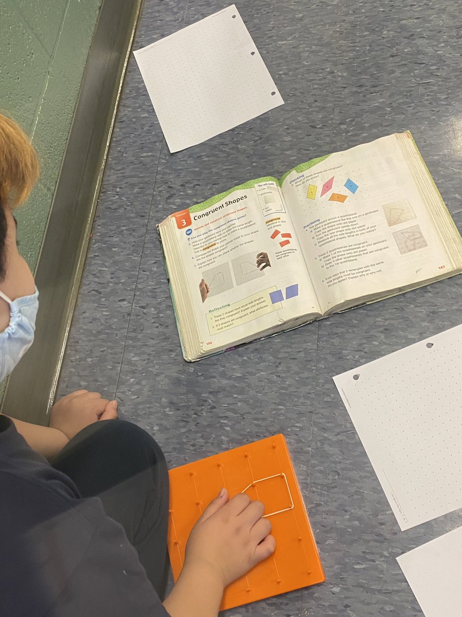dreap31's tweet photo. 2D geometry with geoboards. @TCDSB @olftcdsb #grade4life #mathfun https://t.co/9BP7U8le96