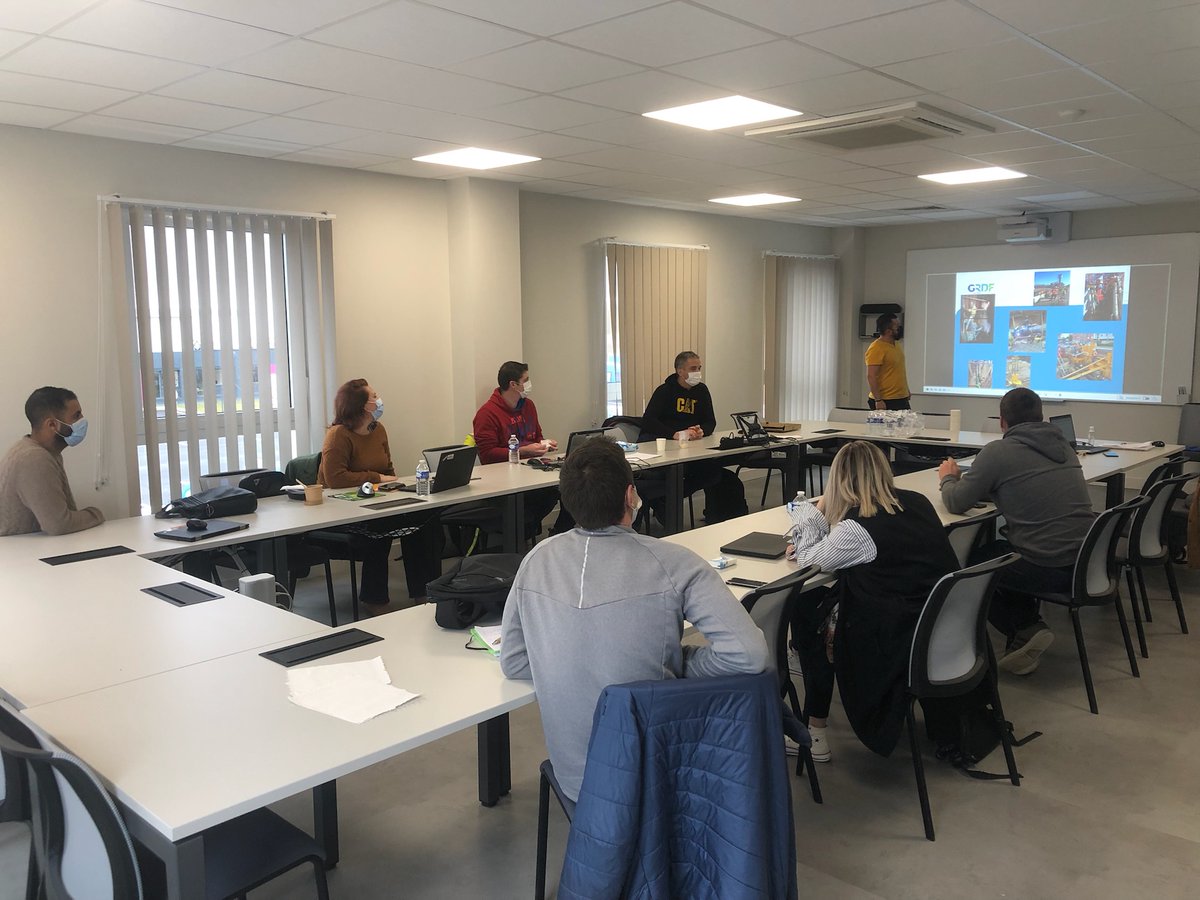 La MSG ATM HDF engage auprès de jeunes Chargés d'Affaires, des sessions d'informations et d'acculturations sur ses métiers.
Partager pour la réussite de tous 👍
#DRNO #MSGNO <a href="/GRDF/">GRDF</a> <a href="/Beaucamp18/">Beaucamp</a> <a href="/basti1nowk/">Bastien Nowak</a> <a href="/alexhainneville/">Alexandre</a> <a href="/vergrietes/">Sebastien VERGRIETE</a>