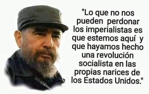 NOVIEMBRE DUELE.
Huracanes de lágrimas inundaron las calles del caimán, millones de corazones sintieron un dolor jamás conocido, nadie podía creerlo, un silencio angustioso llenó los hogares, el tiempo se detuvo, el aire decía su nombre.
#YoSoyFidel
#SomosCuba
#FidelPorSiempre
