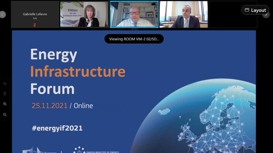 GIEBrussels's tweet photo. Gas infrastructures operators are ready to boost the uptake #H2 technologies. We can do that with our existing pipelines, #undergroundstorage &amp; #LNG terminals. 

This is how we can contribute 👇
&amp; the policy levers needed: https://t.co/KubxomRcI3 
 
@TorbenBrabo #energyif2021 https://t.co/hCdLupwOJJ