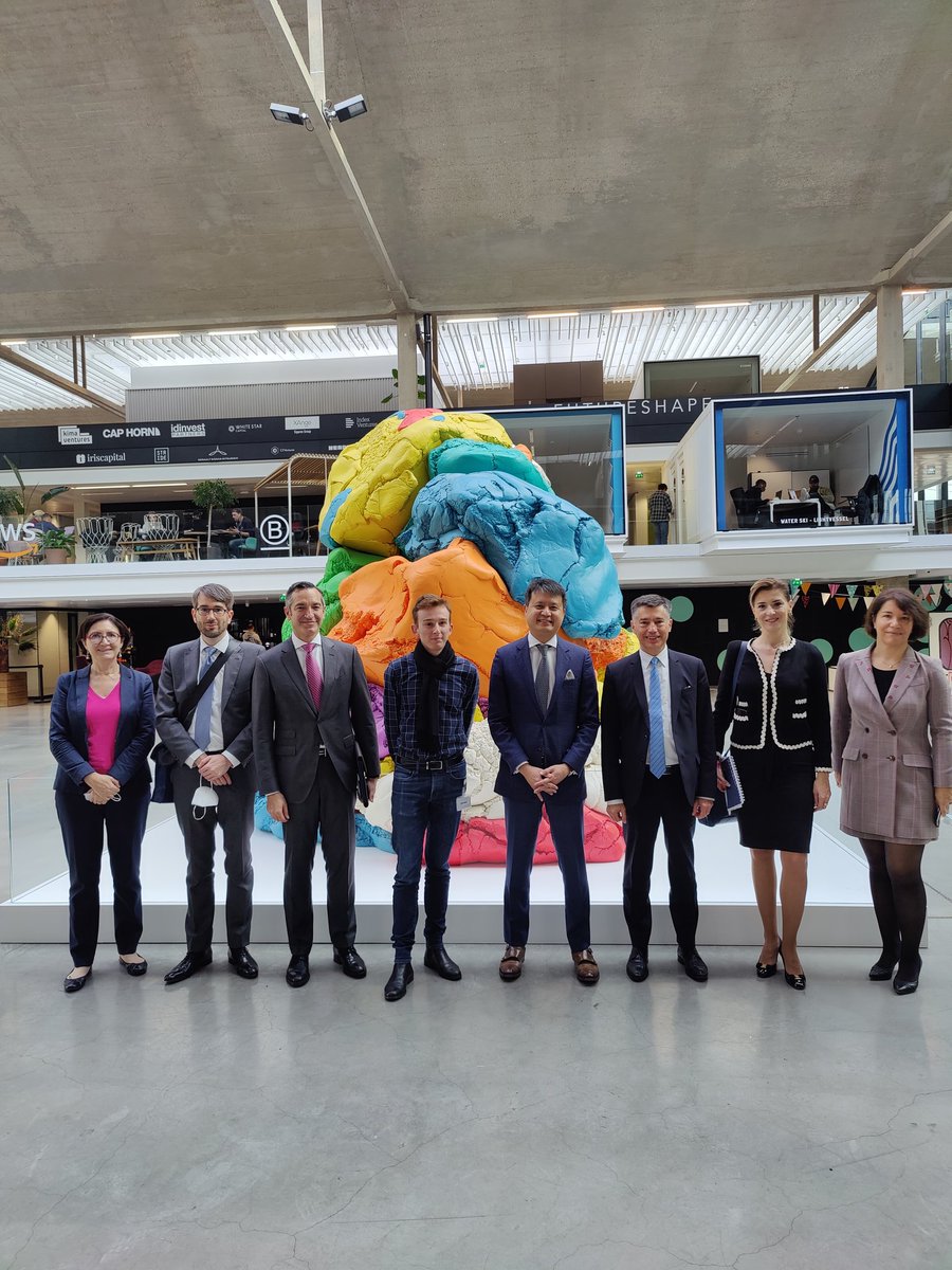INPIFrance's tweet photo. 🌎 Daren Tang, DG de la @WIPO, nous fait l'honneur de sa présence pour les #TrophéesINPI🏆
 
Mais avant de lui faire découvrir nos lauréats 2021 ce soir, il visite @joinstationf, @LaFrenchTech et les #startups 🇫🇷 accompagnées par l'INPI en #PI comme @Traace_climate. https://t.co/Y9FTM6n36Y