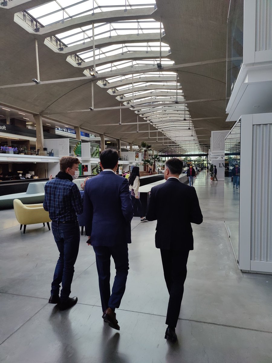 INPIFrance's tweet photo. 🌎 Daren Tang, DG de la @WIPO, nous fait l'honneur de sa présence pour les #TrophéesINPI🏆
 
Mais avant de lui faire découvrir nos lauréats 2021 ce soir, il visite @joinstationf, @LaFrenchTech et les #startups 🇫🇷 accompagnées par l'INPI en #PI comme @Traace_climate. https://t.co/Y9FTM6n36Y