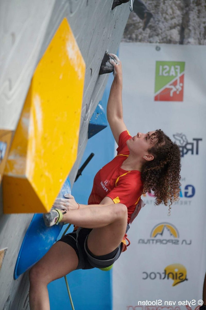 GekoAventura's tweet photo. 💥 ¡Ven a entrenar hoy con #MariaBenach! La ganadora de la Copa de España de Dificultad nos visita dentro del tour "Climb like a pro" de @LaSportivaSpain. La marca italiana pondrá a vuestra disposición su gama de gatos para que podáis probarlos.
📆 25 de noviembre desde las 17:30 https://t.co/N93PcWh9qc
