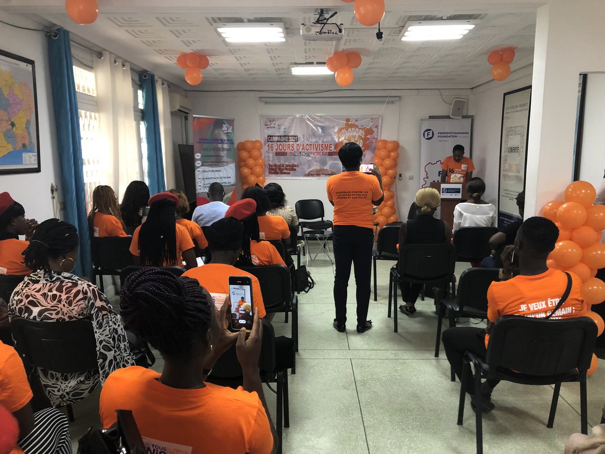 POJAFCI2's tweet photo. Aujourd’hui débute les #16Jours d’activisme contre les violences faites aux femmes et au filles. 

La Pojafci n’est pas restée en marge de cette journée . 
@AntoniaSodonon 
@AngeBROU14 
@Maria2Jes 
#OrangeTheWorld 
#16jours https://t.co/lKXI51Mamr