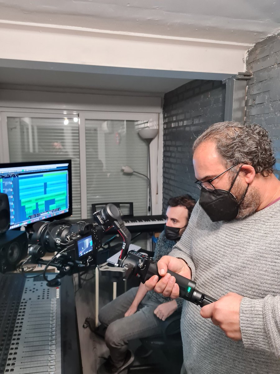 NataliaSimonM's tweet photo. Estamos preparando un proyecto chulo, emotivo y por la igualdad!! @Despistaos
@imujerclm @DownClm @BorjaMurel @senipaifos @Mdfmartin https://t.co/VDWseeFOVY https://t.co/SjvjtCJjHy