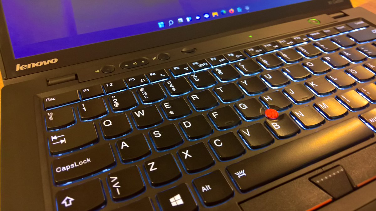 WZorNET's tweet photo. 🦃#ThinkPadThursday, 👨💻my first #Ultrabook👉 1st Gen @LenovoThinkPad X1 Carbon Touch (2012)
📋TYPE 3460👉 https://t.co/WLNbfkd6fK
✔️Intel Core i7-3667U
✔️1x8GB DDR3-1333
✔️180GB SSD Intel FDE
✔️14.0" Premium HD+ (1600x900) anti-glare MultiTouch
✔️Win 7/8 Pro DPK
🔴#TrackPointCaps https://t.co/hQdgIK51EU