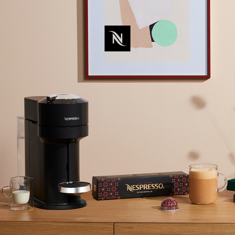 NestleUKI's tweet image. The @NespressoUK Gingerbread capsule is best described as a warm hug in a mug, with warm gingerbread flavours complimenting the coffee’s delicious rounded cereal notes. Perfect for chilly mornings!

#MyNespressoMoment #Nespresso #Gingerbread