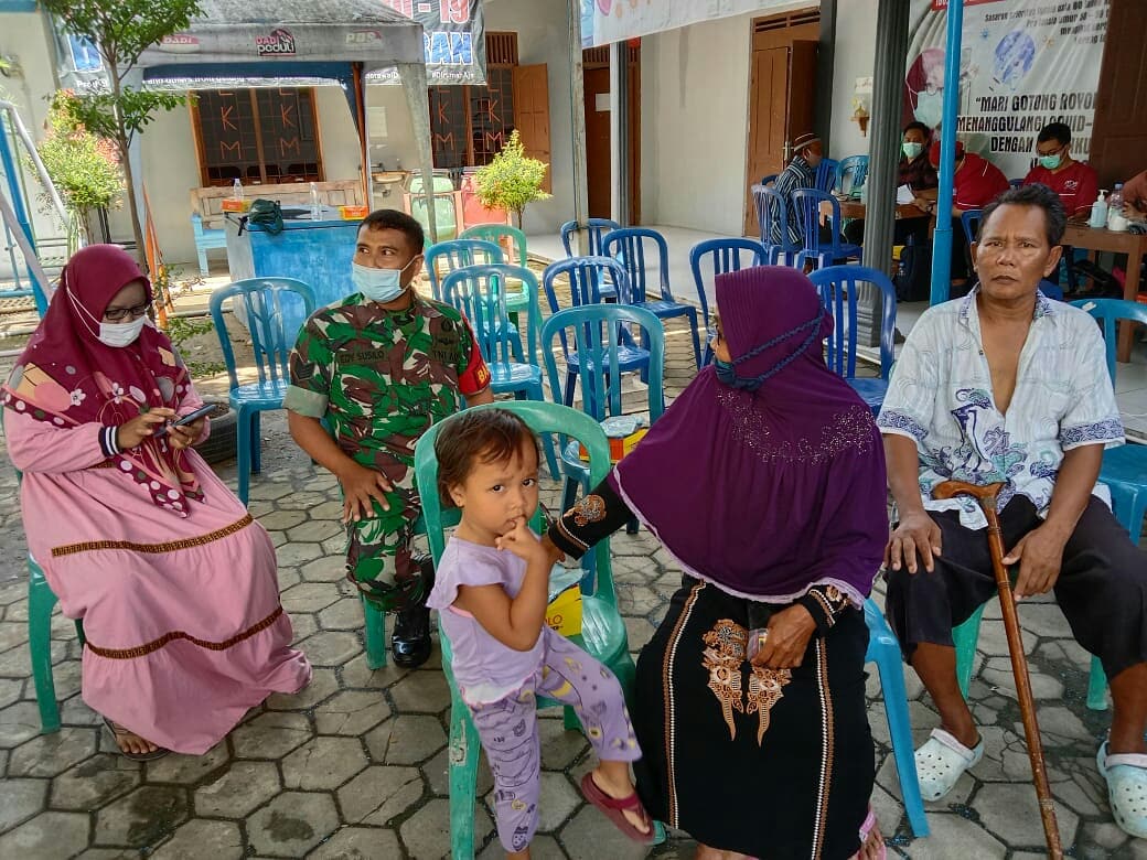 SepatPemdes's tweet photo. Agenda hari ini Kamis, 25 November 2021, RSUD Dr. Moewardi Surakarta melaksanakan Bakti Sosial penyuluhan kesehatan dan pengobatan gratis. Tempat pelaksanaannya di Balai Desa Sepat dan di ikuti oleh para warga di Desa Sepat.

#Sepathebatdanbermartabat
 #baktisosial #desadampingan https://t.co/EZeMwbvVy1