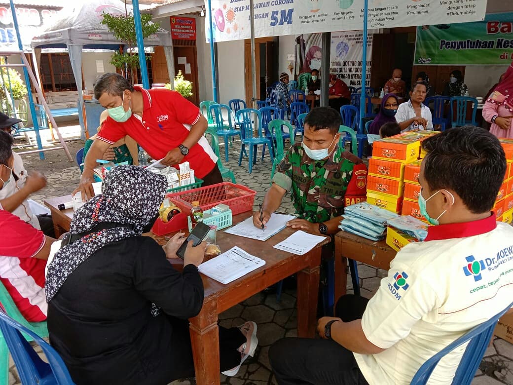 SepatPemdes's tweet photo. Agenda hari ini Kamis, 25 November 2021, RSUD Dr. Moewardi Surakarta melaksanakan Bakti Sosial penyuluhan kesehatan dan pengobatan gratis. Tempat pelaksanaannya di Balai Desa Sepat dan di ikuti oleh para warga di Desa Sepat.

#Sepathebatdanbermartabat
 #baktisosial #desadampingan https://t.co/EZeMwbvVy1