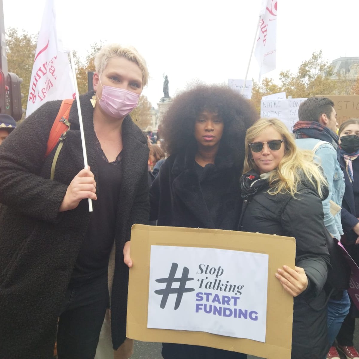 Aujourd’hui, c’est la journée mondiale pour l'élimination des #violencesfaitesauxfemmes.
Sans moyens financiers, les changements nécessaires pour mettre fin aux violences basées sur le genre ne pourront pas se faire. Alors <a href="/EmmanuelMacron/">Emmanuel Macron</a> :  #StopTalkingStartFunding💸
#25novembre