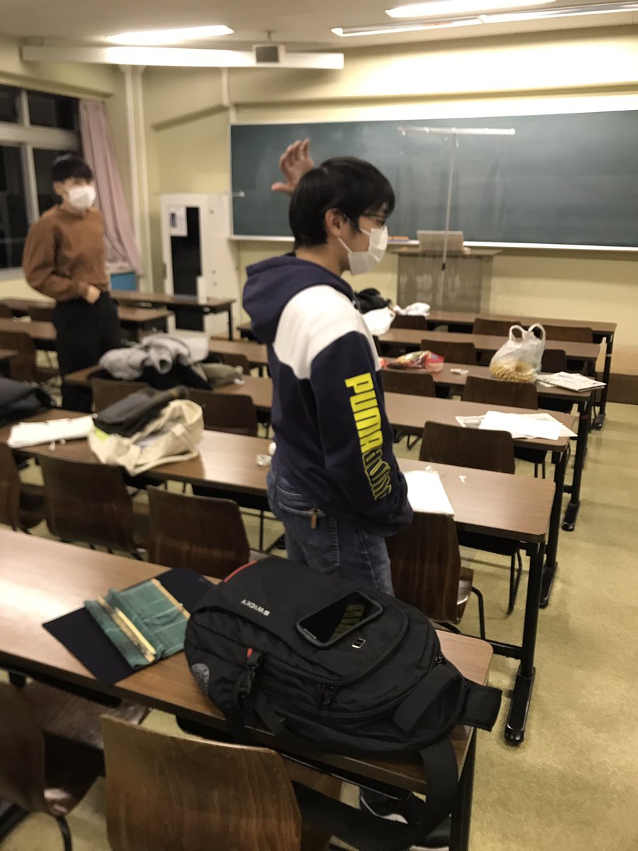 2021/11/25

～灯物語～本番まであと二日…

本日は指示灯の文字書きを行いました！
助っ人として援農の佐藤さん（2年生）と酒井くん（1年生）にお手伝いをお願いしました。

とても字が上手くて感動しました！☺️

こちらは作業風景となります💁‍♀️✨

本番まであと少し！頑張ります💪💪