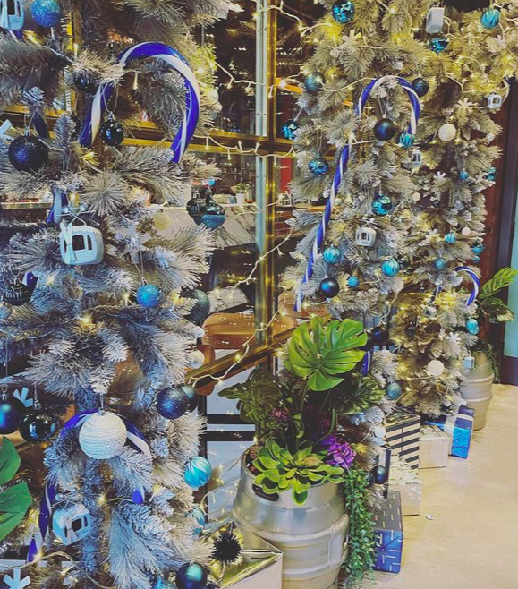 EvolveGroup4's tweet photo. We absolutely loved getting @coldtownhouse set up for Christmas this year! From our festive archway to the presents we suspended down their staircase! Get in touch with us if you want to add some festive fun to your space! #coldtownhouse #theevolvegroup #activations https://t.co/LuSKn85Z0S