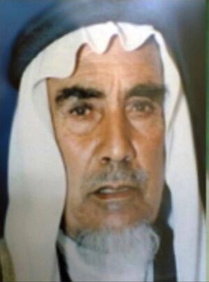 الشيخ : خضر بن عبدالله بن مطر الخديدي العتيبي من كبار قبيلة عتيبه ومن اهل القضاء والعرف تميز بالحكمه والشجاعه وقوة الرأي