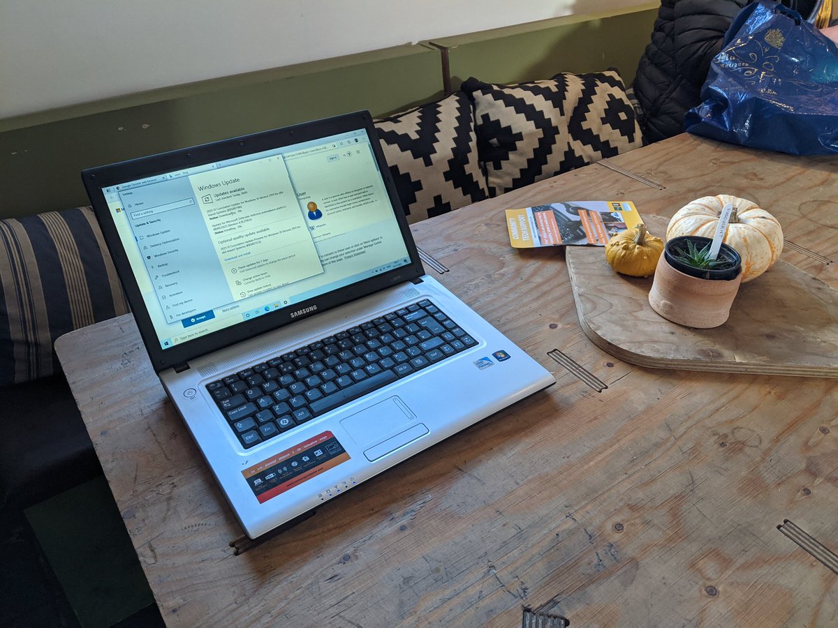 ClearCommunity's tweet photo. Laptop giving you jip? Every Thursday 10-12 our Community Tech Support is at the #platformcafe #loughboroughjunction. Friendly advice and a cup of tea! @brixtonbuzz @lamlibs @_LambethLife @LJAGgers1 @LambethTogether https://t.co/NAdd5ucO1G
